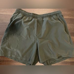 Lululemon 5” Pacebreaker linerless shorts - Khaki green, Large